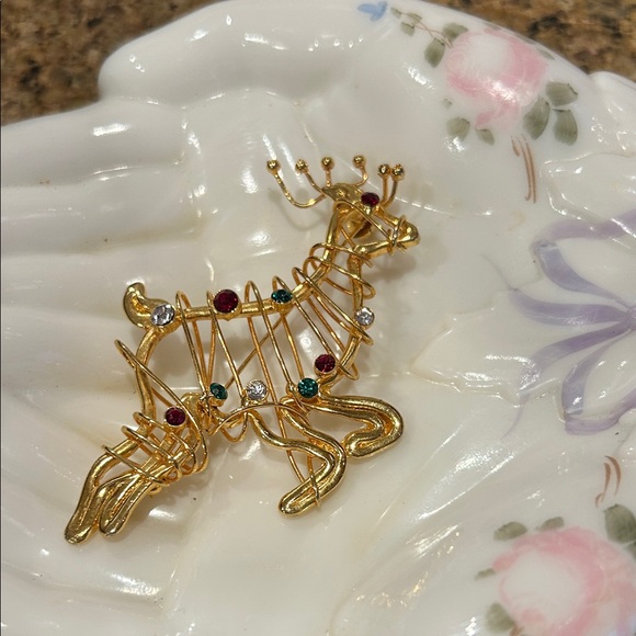 Holiday Elegant Stylized Gold Reindeer Brooch Grandma Core Cottage Core, Holiday - Picture 2 of 7